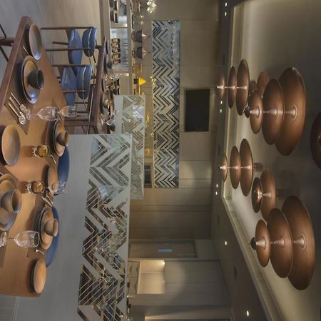 Kabir Hotel & Spa Vadodara Ngoại thất bức ảnh