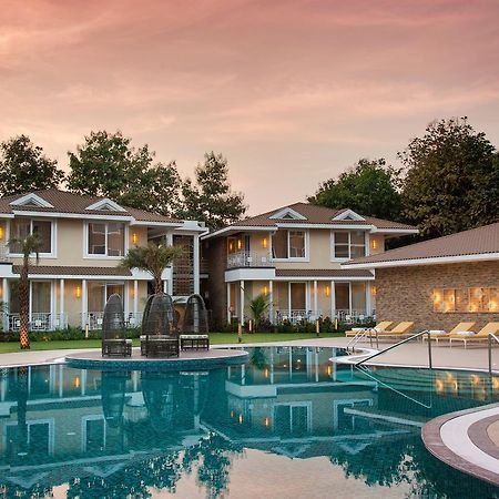Kabir Hotel & Spa Vadodara Ngoại thất bức ảnh