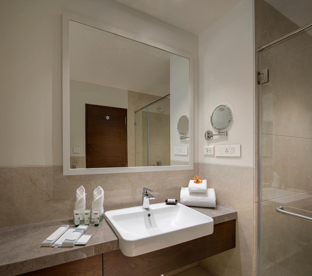 Kabir Hotel & Spa Vadodara Ngoại thất bức ảnh