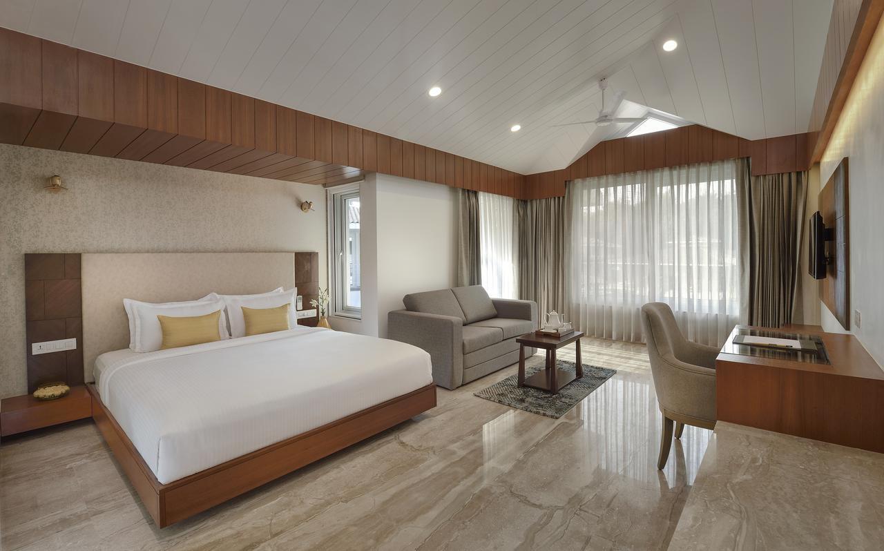 Kabir Hotel & Spa Vadodara Ngoại thất bức ảnh