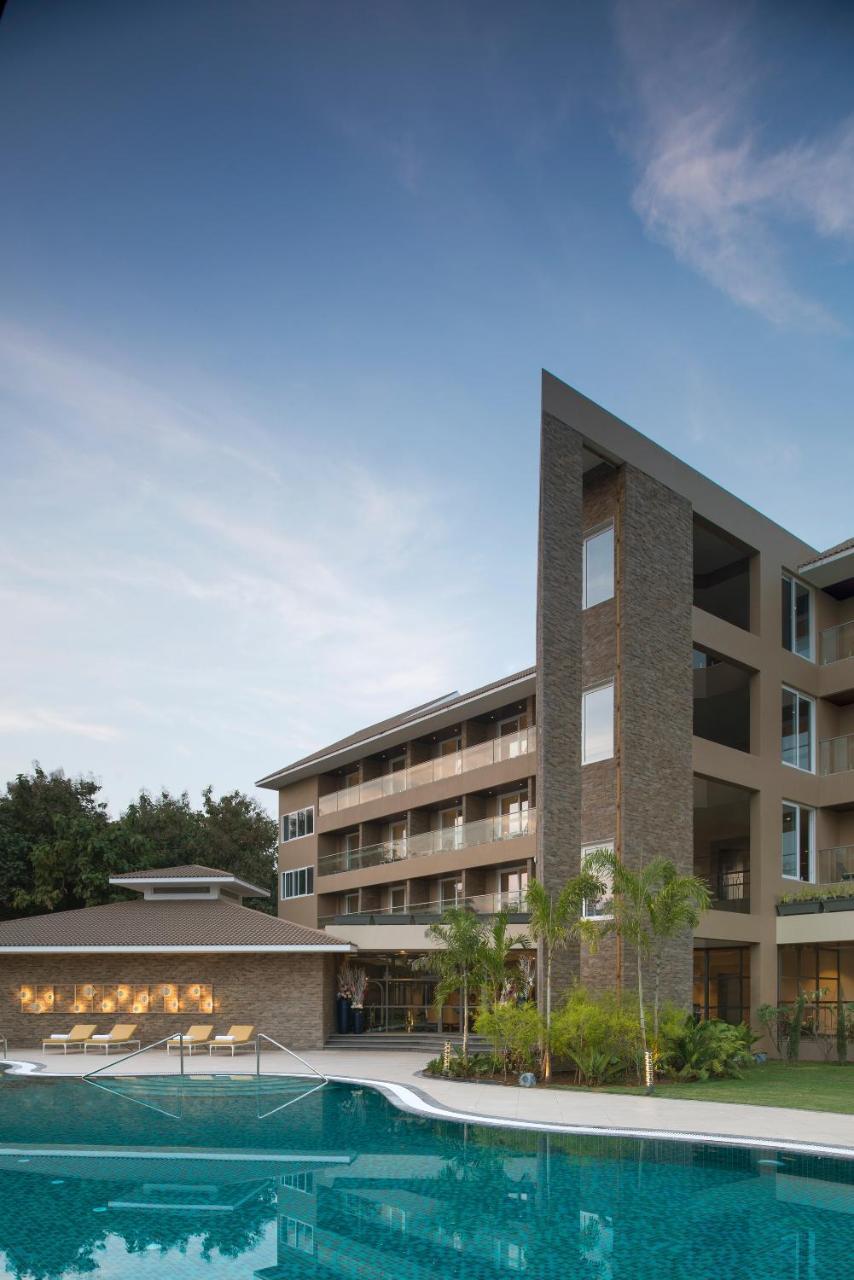 Kabir Hotel & Spa Vadodara Ngoại thất bức ảnh